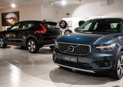 I modelli Volvo esposti in un ambiente dal design innovativo